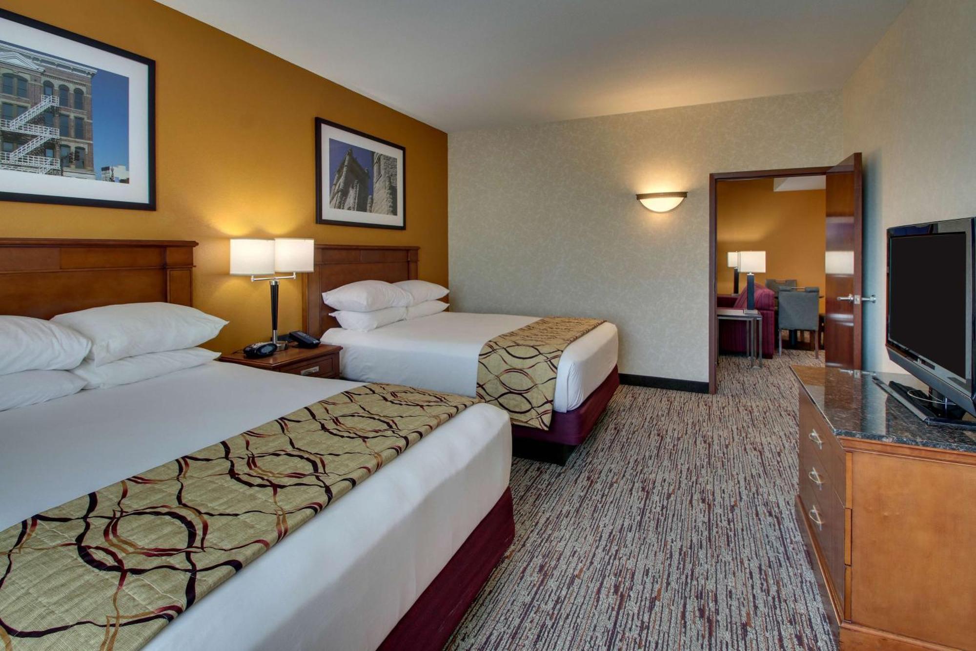 Drury Inn & Suites Findlay Bagian luar foto