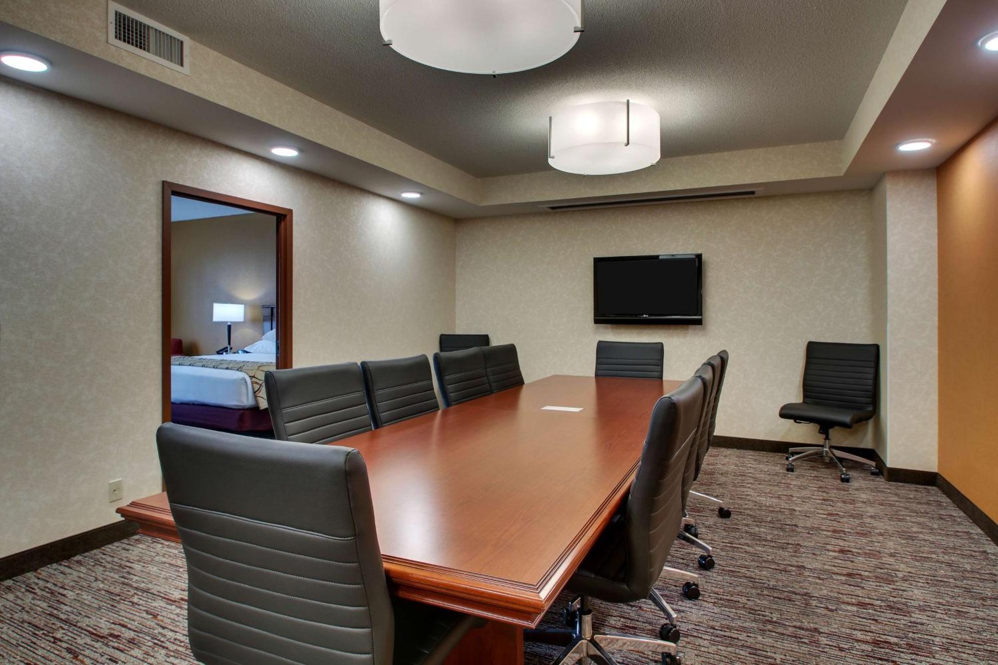 Drury Inn & Suites Findlay Bagian luar foto
