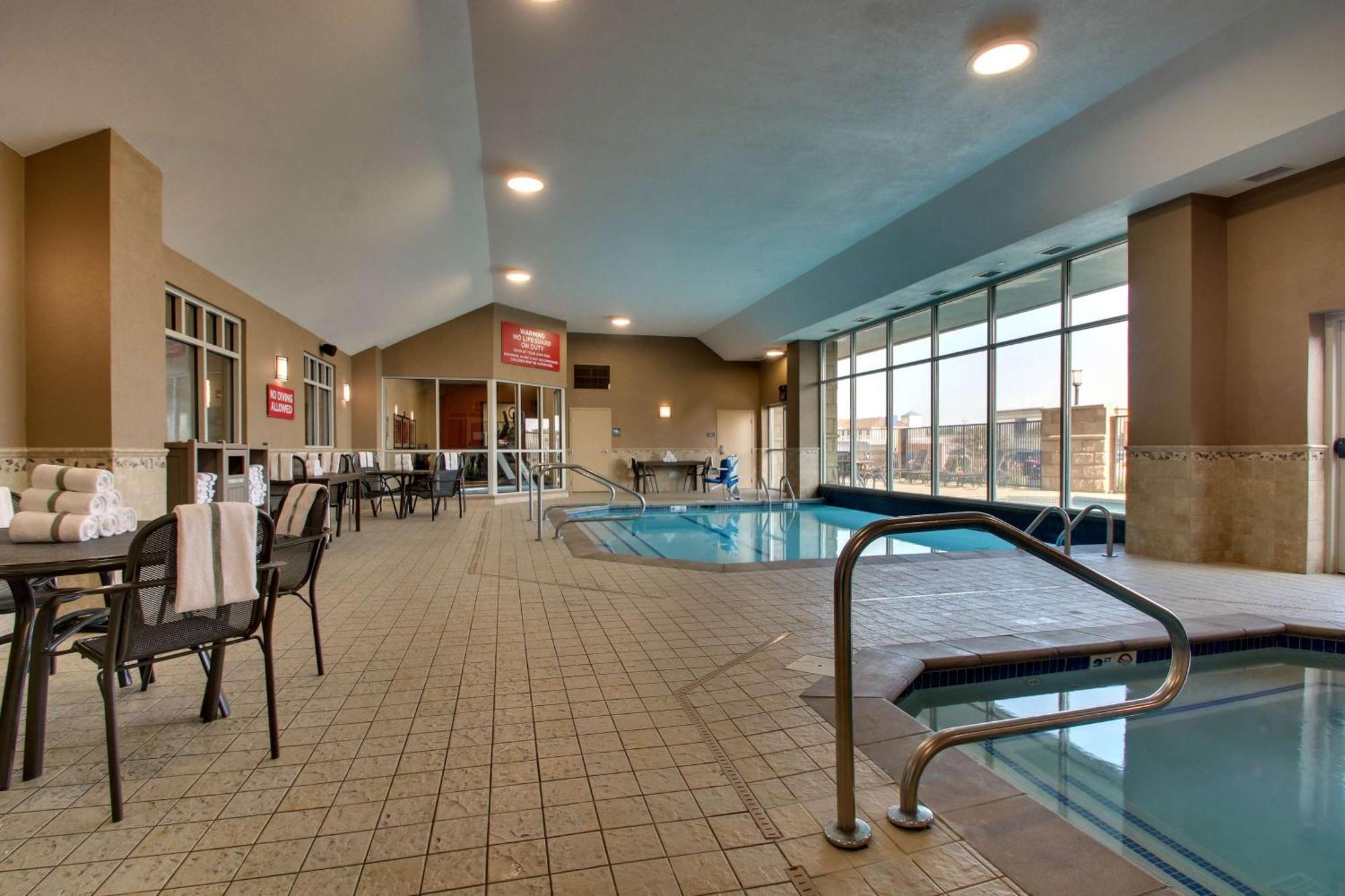 Drury Inn & Suites Findlay Bagian luar foto