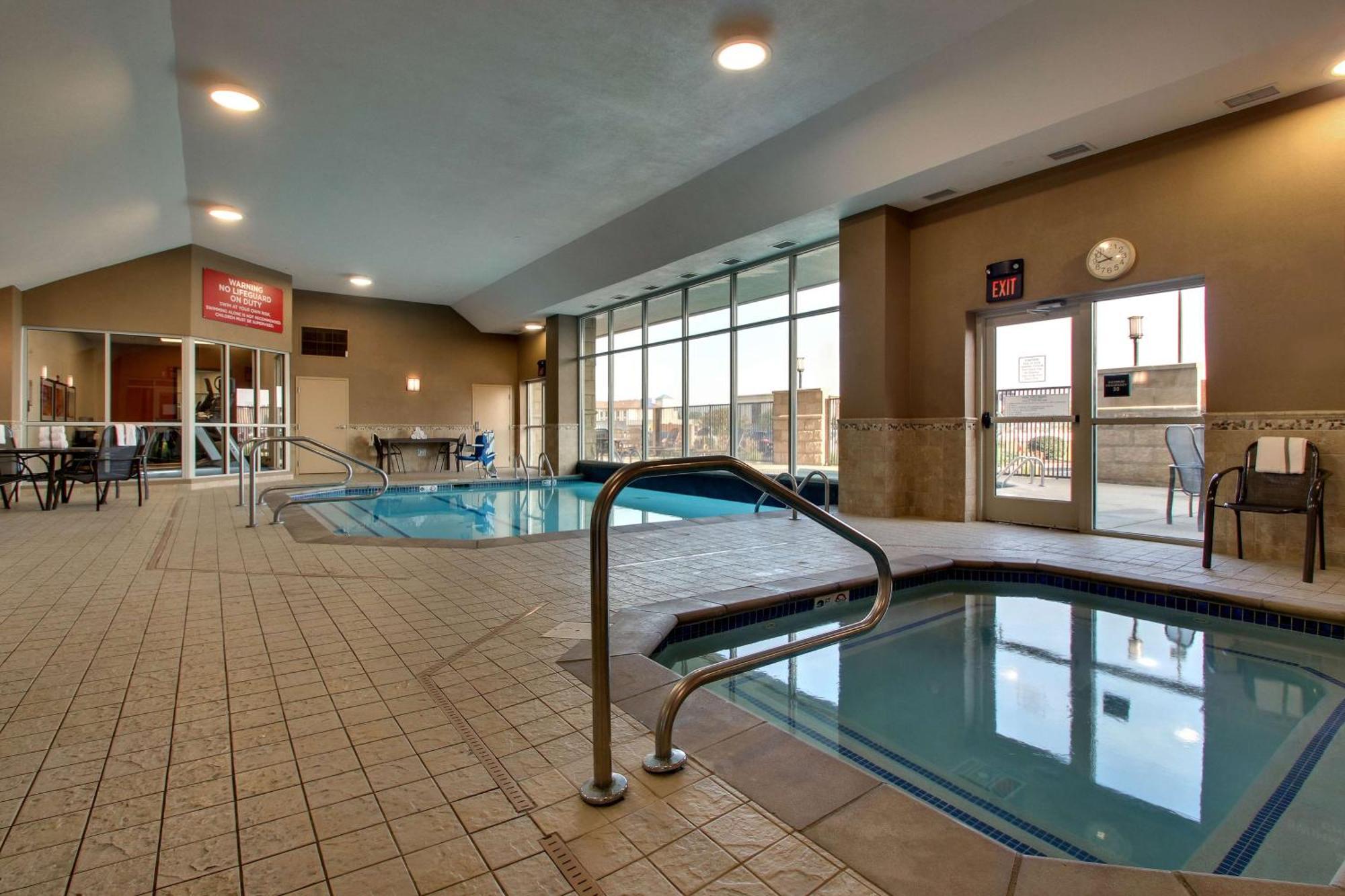 Drury Inn & Suites Findlay Bagian luar foto