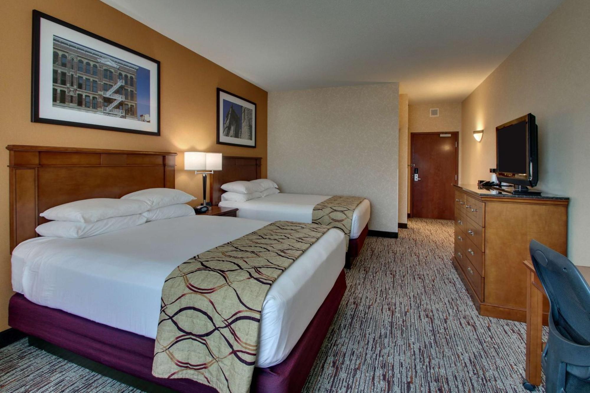 Drury Inn & Suites Findlay Bagian luar foto