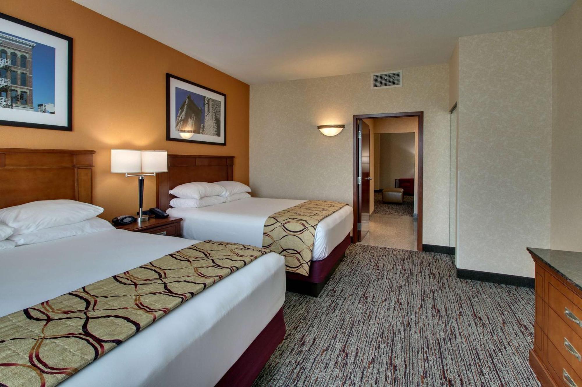 Drury Inn & Suites Findlay Bagian luar foto