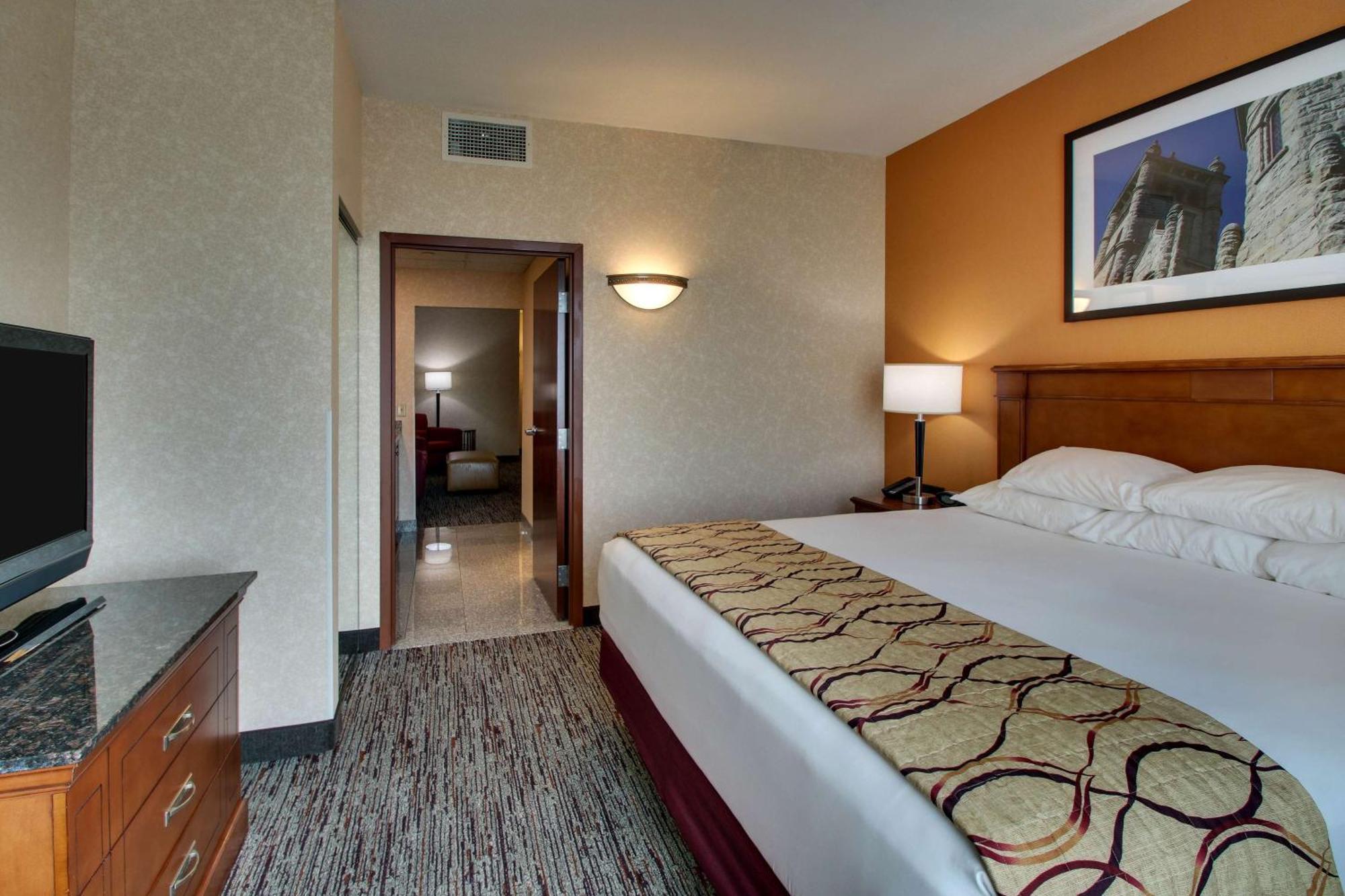 Drury Inn & Suites Findlay Bagian luar foto