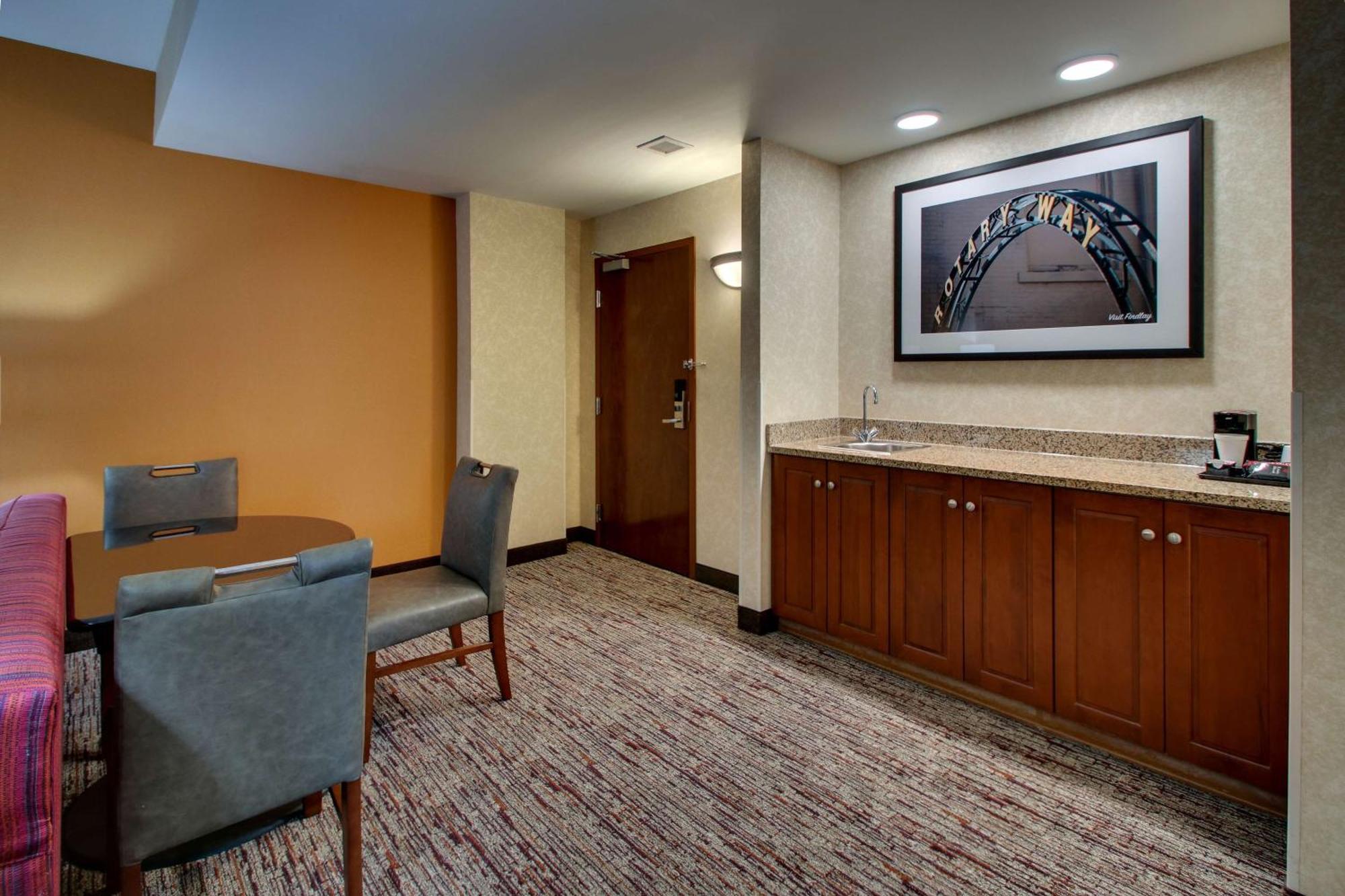 Drury Inn & Suites Findlay Bagian luar foto