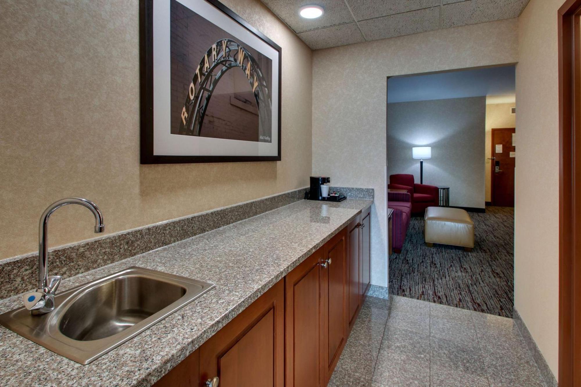 Drury Inn & Suites Findlay Bagian luar foto