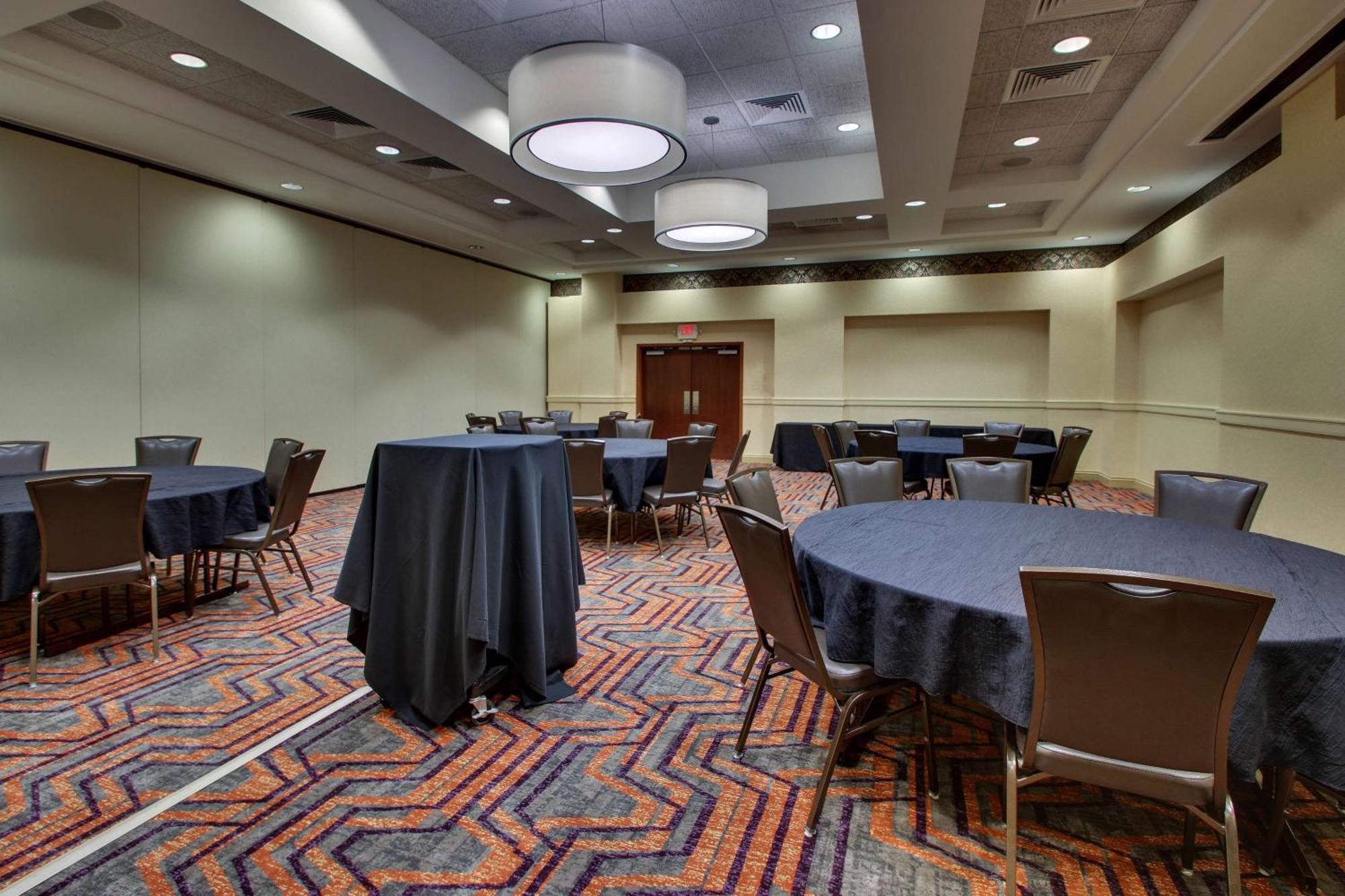 Drury Inn & Suites Findlay Bagian luar foto