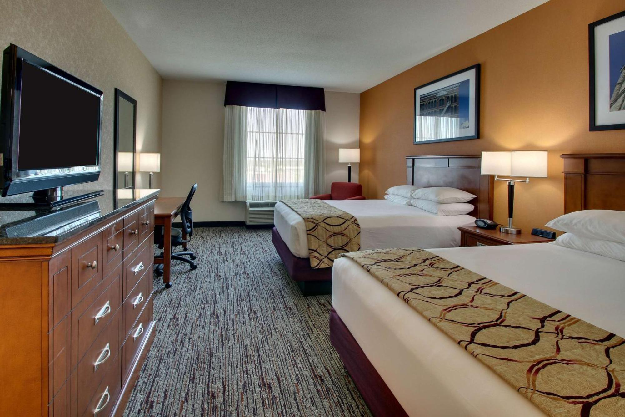 Drury Inn & Suites Findlay Bagian luar foto