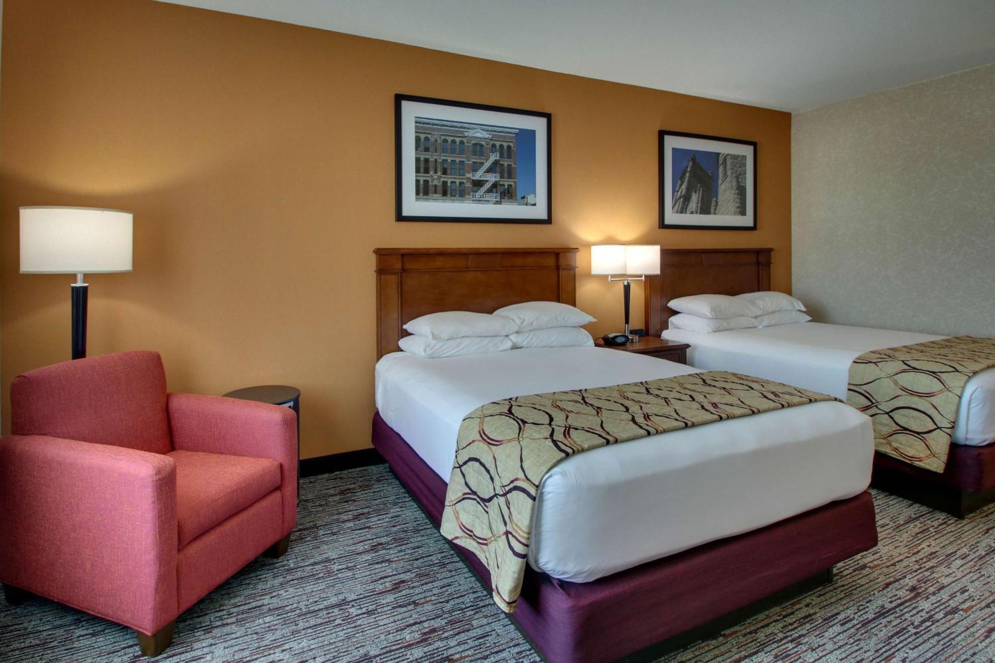 Drury Inn & Suites Findlay Bagian luar foto