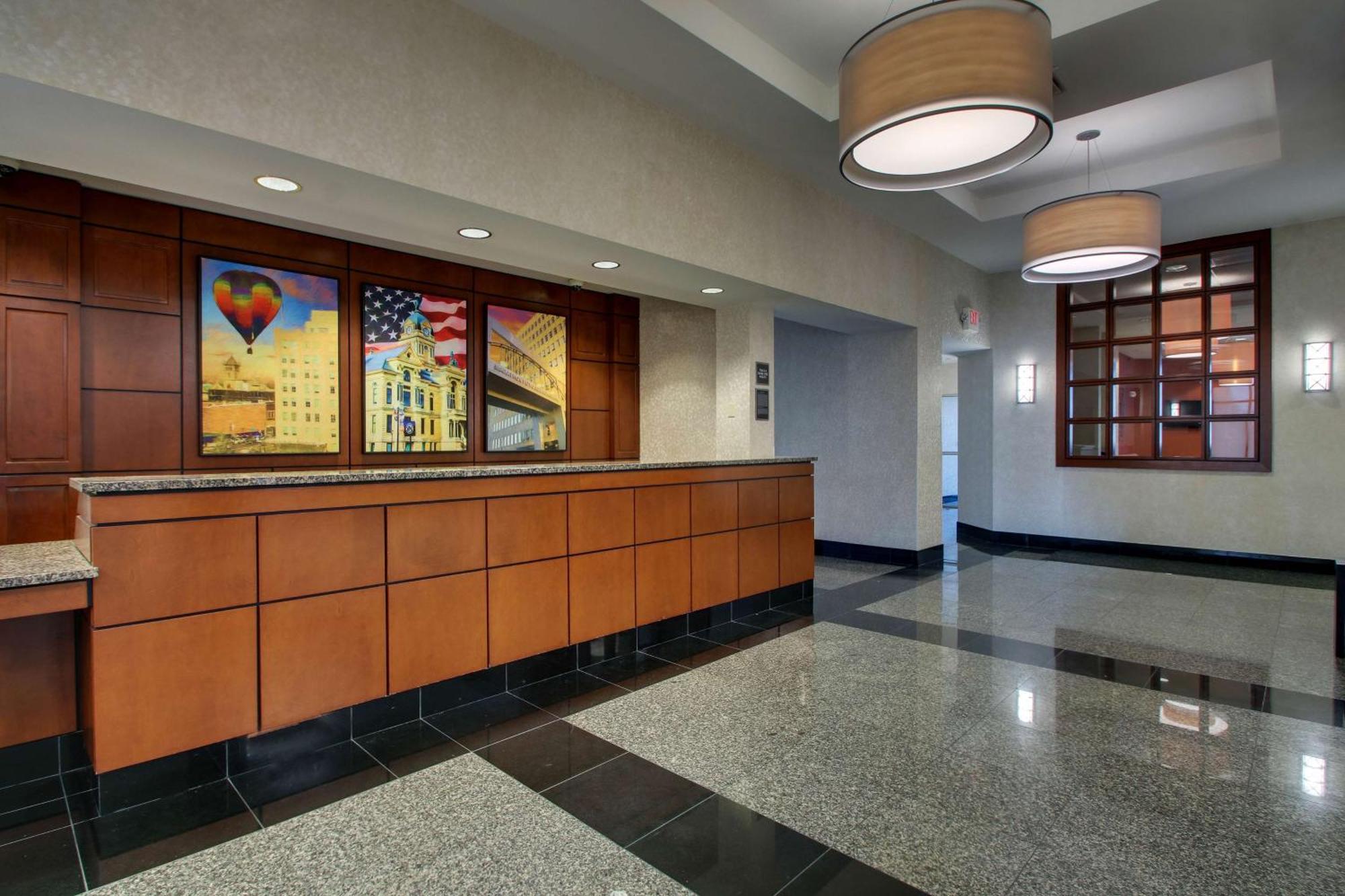 Drury Inn & Suites Findlay Bagian luar foto