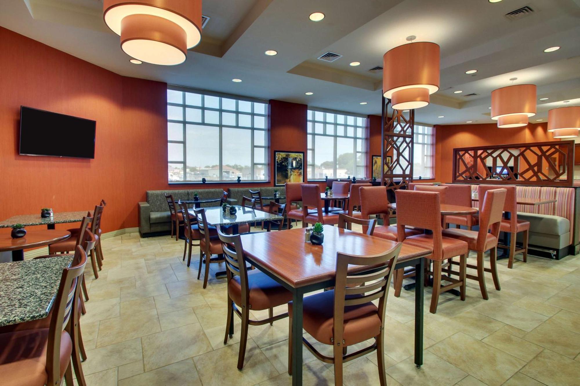 Drury Inn & Suites Findlay Bagian luar foto