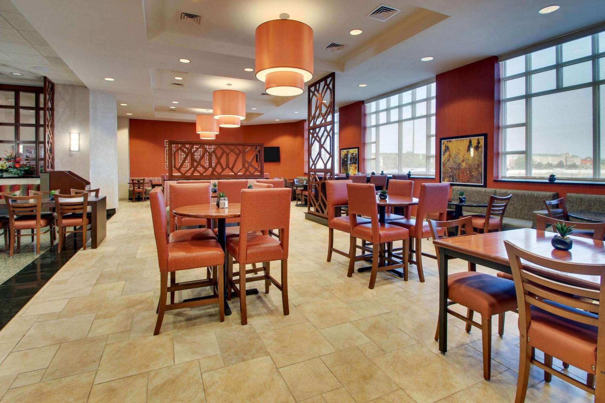 Drury Inn & Suites Findlay Bagian luar foto