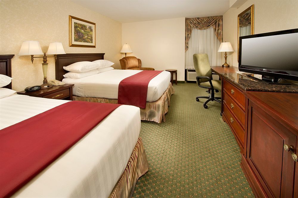 Drury Inn & Suites Findlay Bagian luar foto